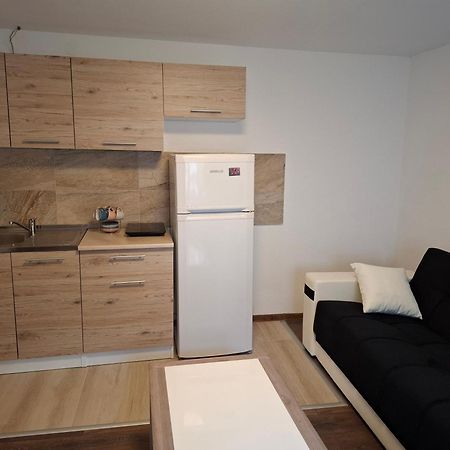 Art House 2 Apartment โมสตาร์ ภายนอก รูปภาพ